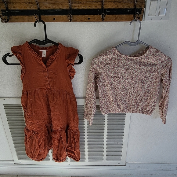 Clothes - Picture 5 of 16
